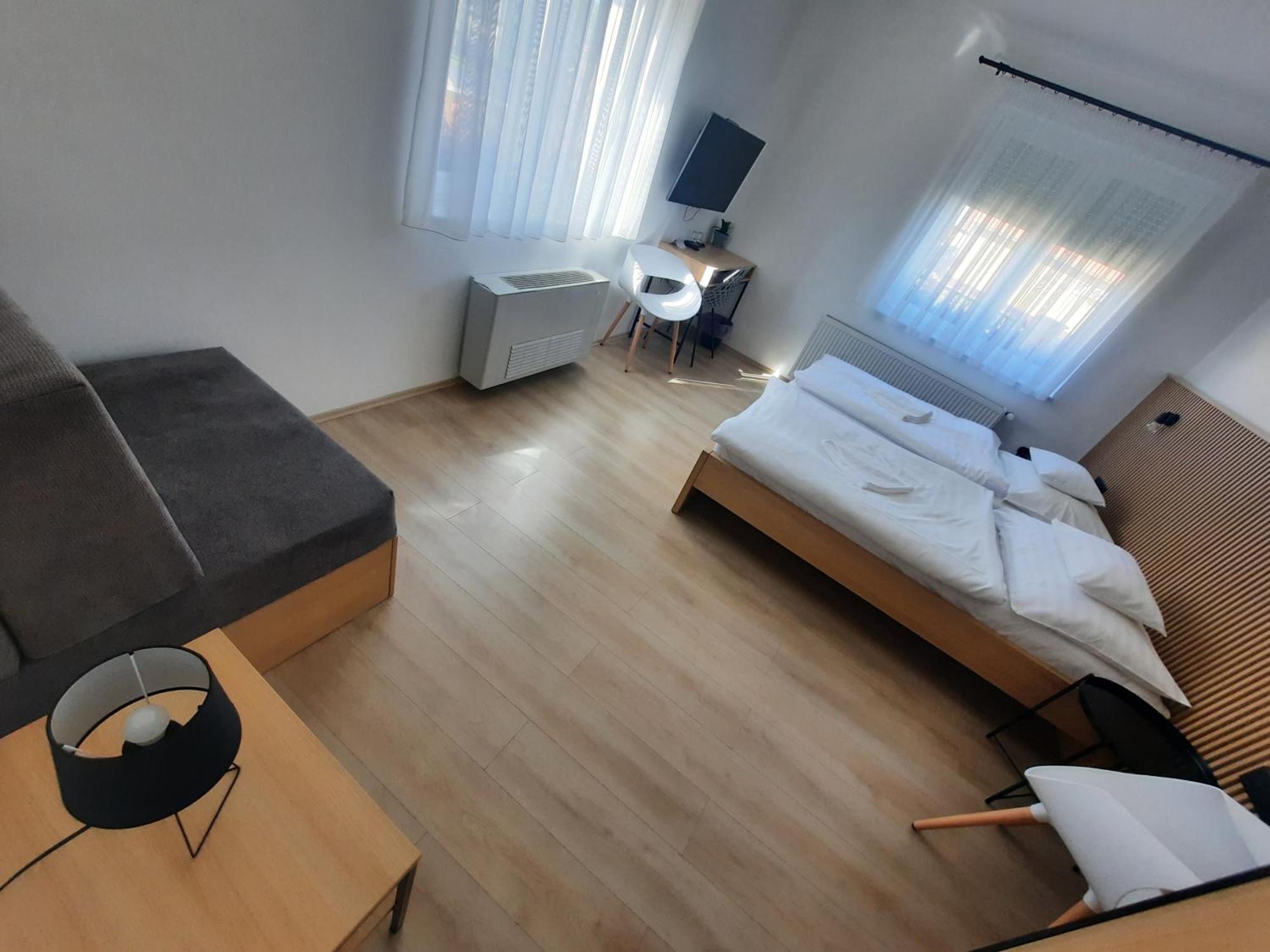 Hotel Sovirag Termal Panzio à Hajdúnánás Extérieur photo