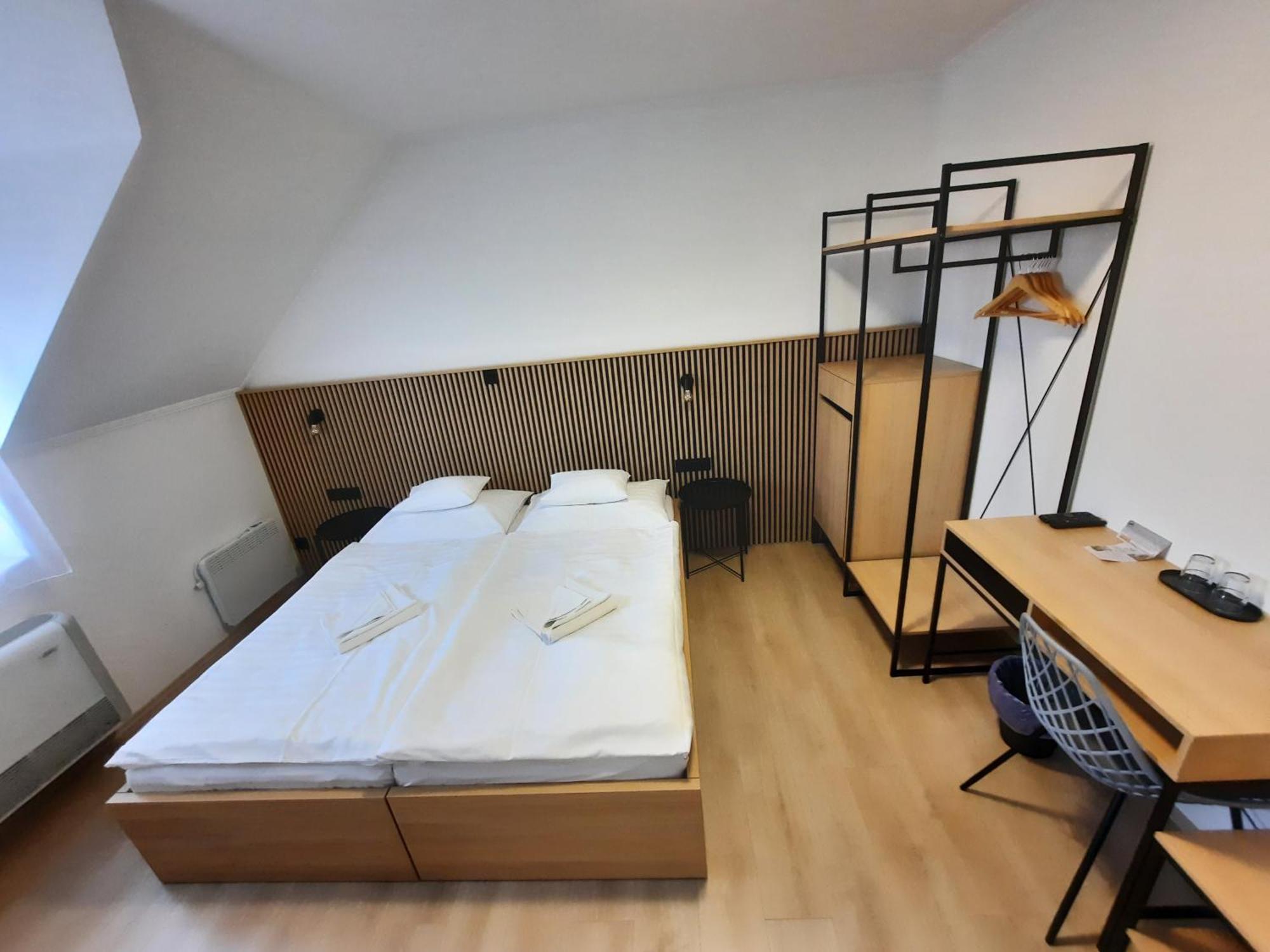 Hotel Sovirag Termal Panzio à Hajdúnánás Extérieur photo