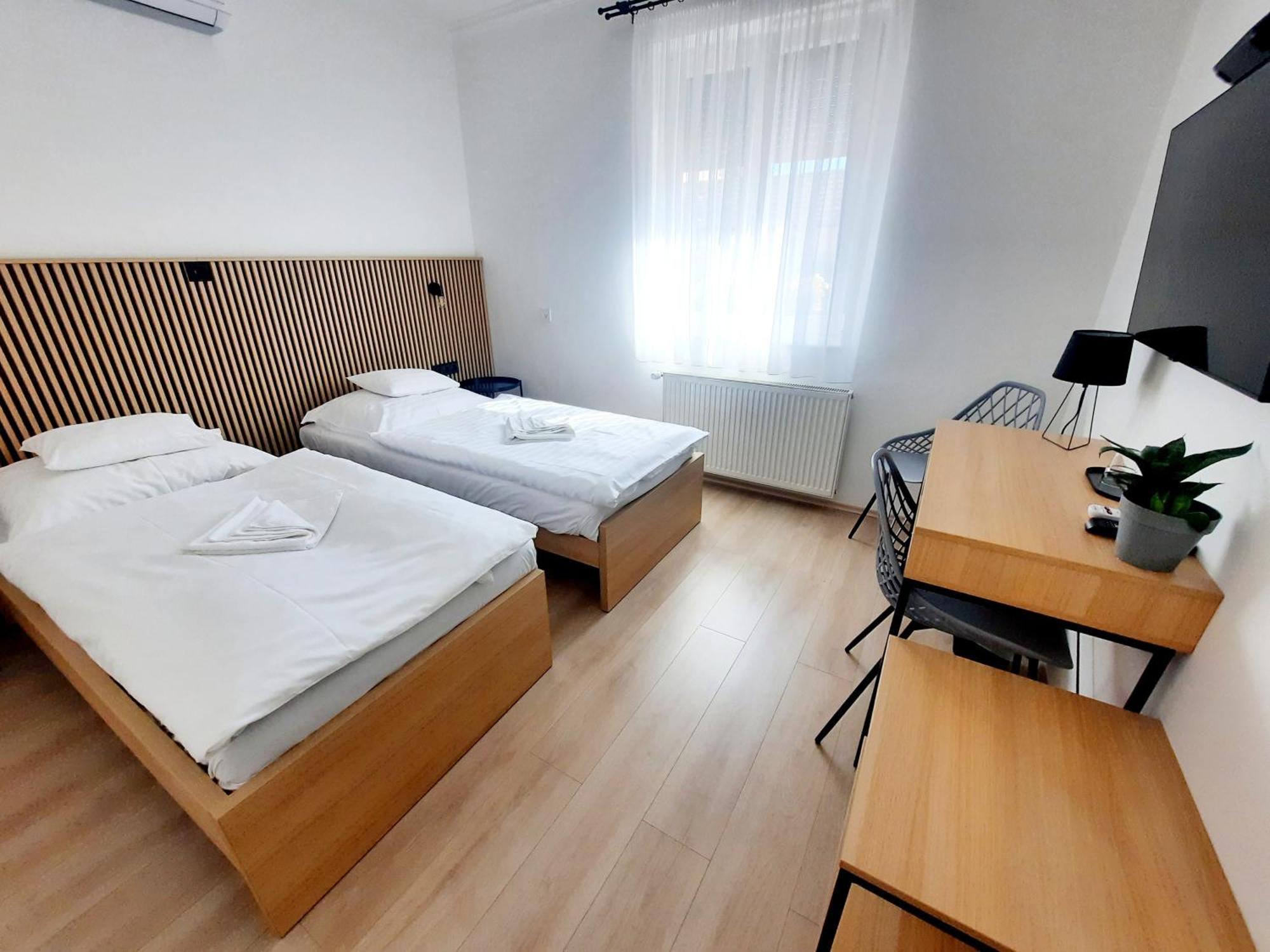 Hotel Sovirag Termal Panzio à Hajdúnánás Extérieur photo