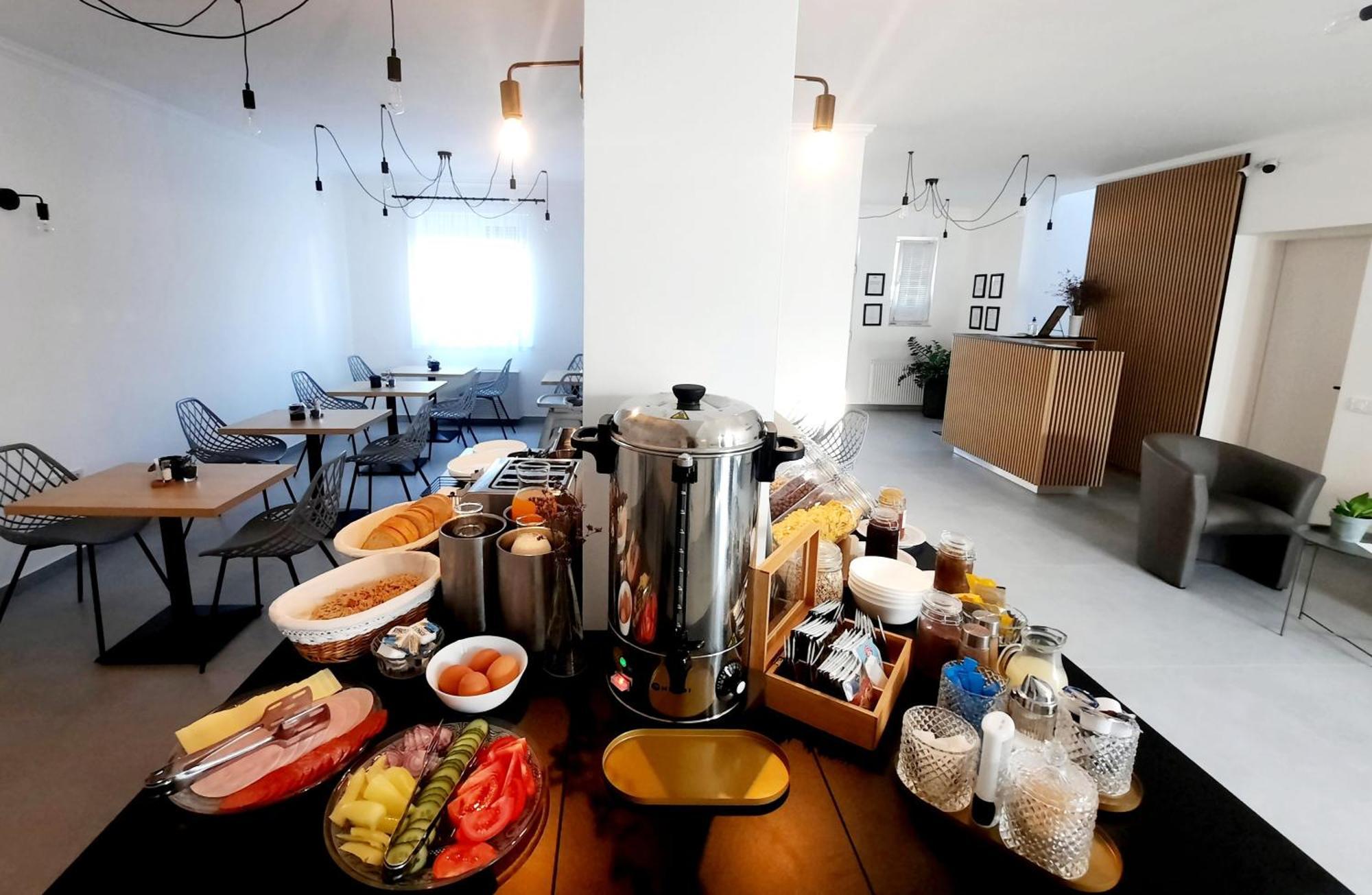 Hotel Sovirag Termal Panzio à Hajdúnánás Extérieur photo