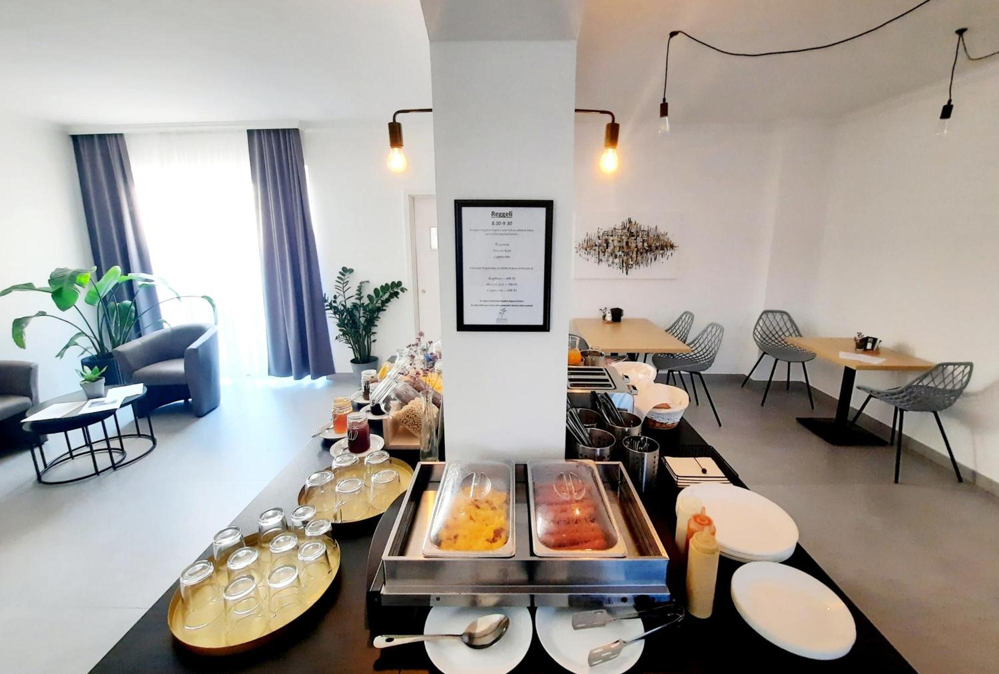 Hotel Sovirag Termal Panzio à Hajdúnánás Extérieur photo