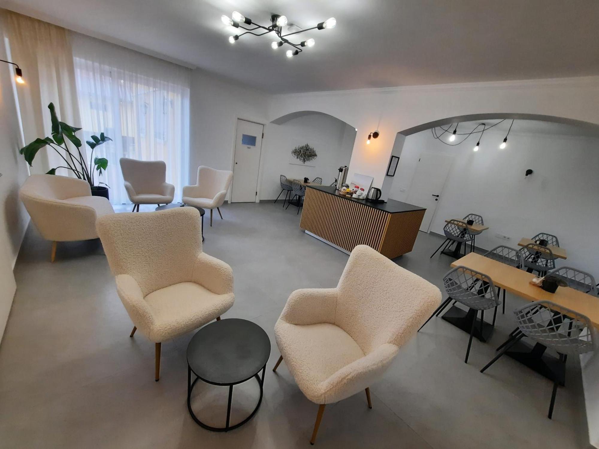 Hotel Sovirag Termal Panzio à Hajdúnánás Extérieur photo